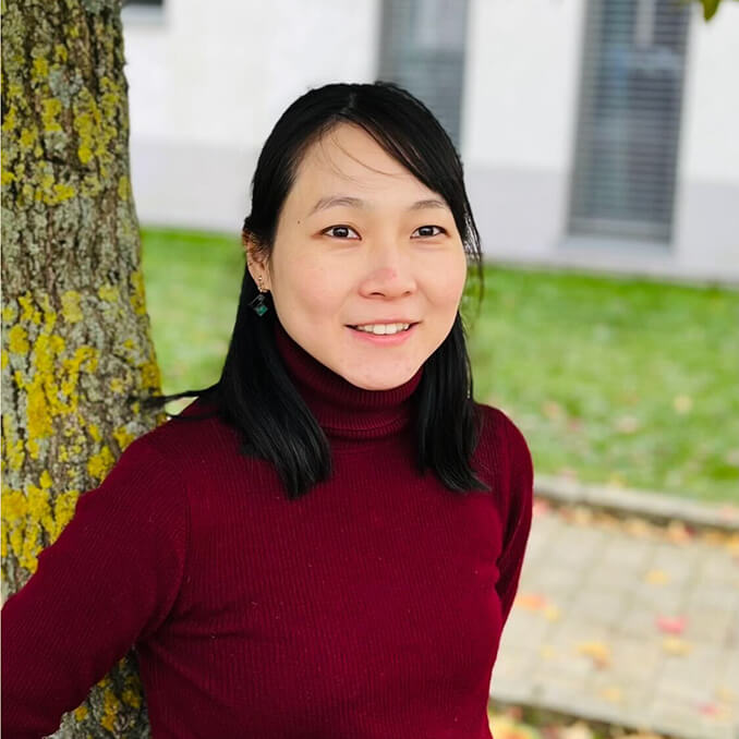 安部 真由香コーチの顔写真