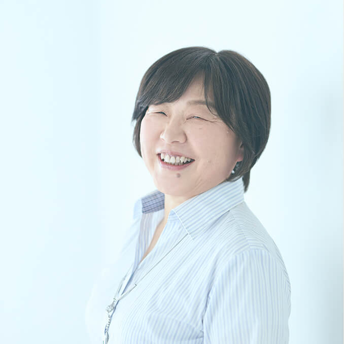 松井由香里コーチの顔写真