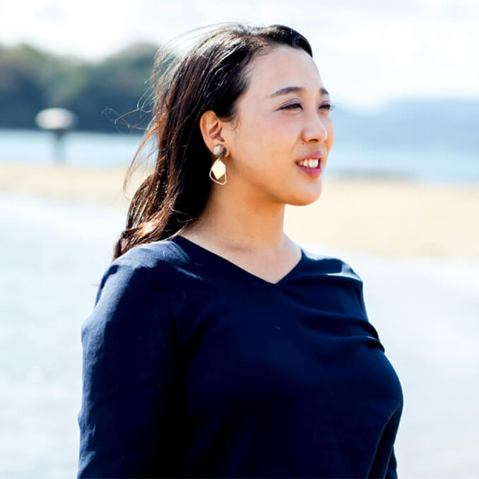 新庄りかコーチの顔写真