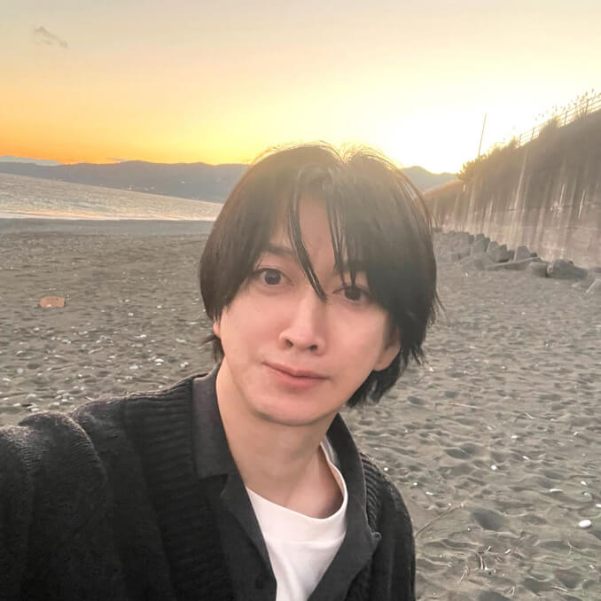 安藝亮コーチの顔写真